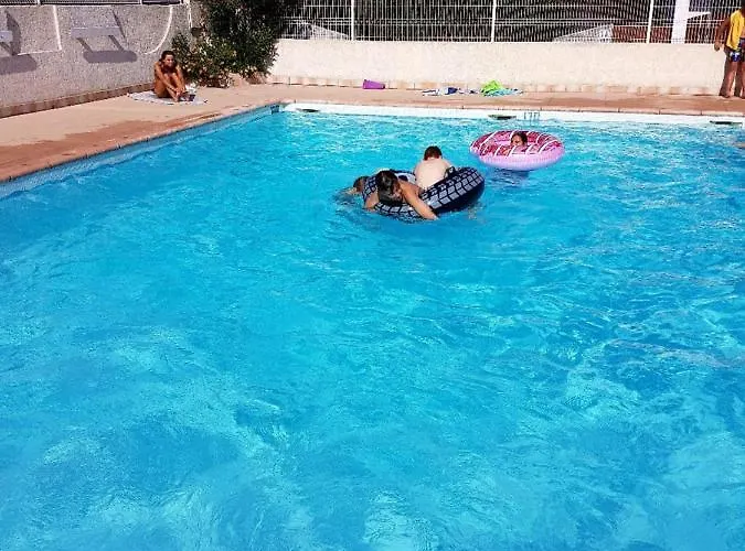 Au Calme à 200m De La De Rochelongue Hébergement de vacances *