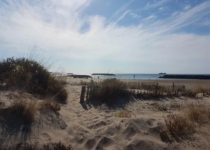 Au Calme à 200m De La De Rochelongue Hébergement de vacances *